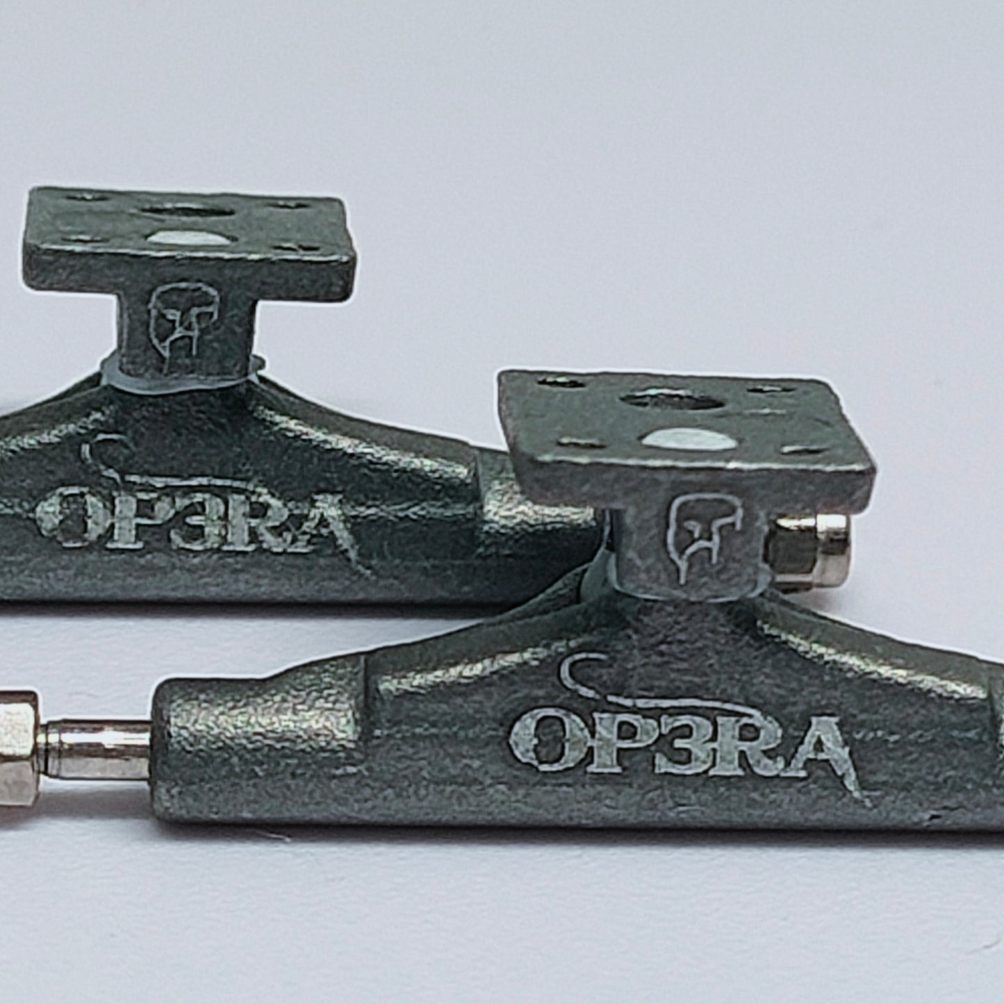 OP3RA Pro Fingerboard Trucks Embedded OP3RA LOGO 34mm