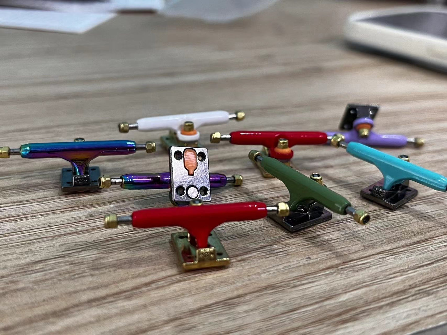 BRT quality 3.0 Pro Fingerboard Trucks with Colorful Hanger Size 34mm-leefai brand