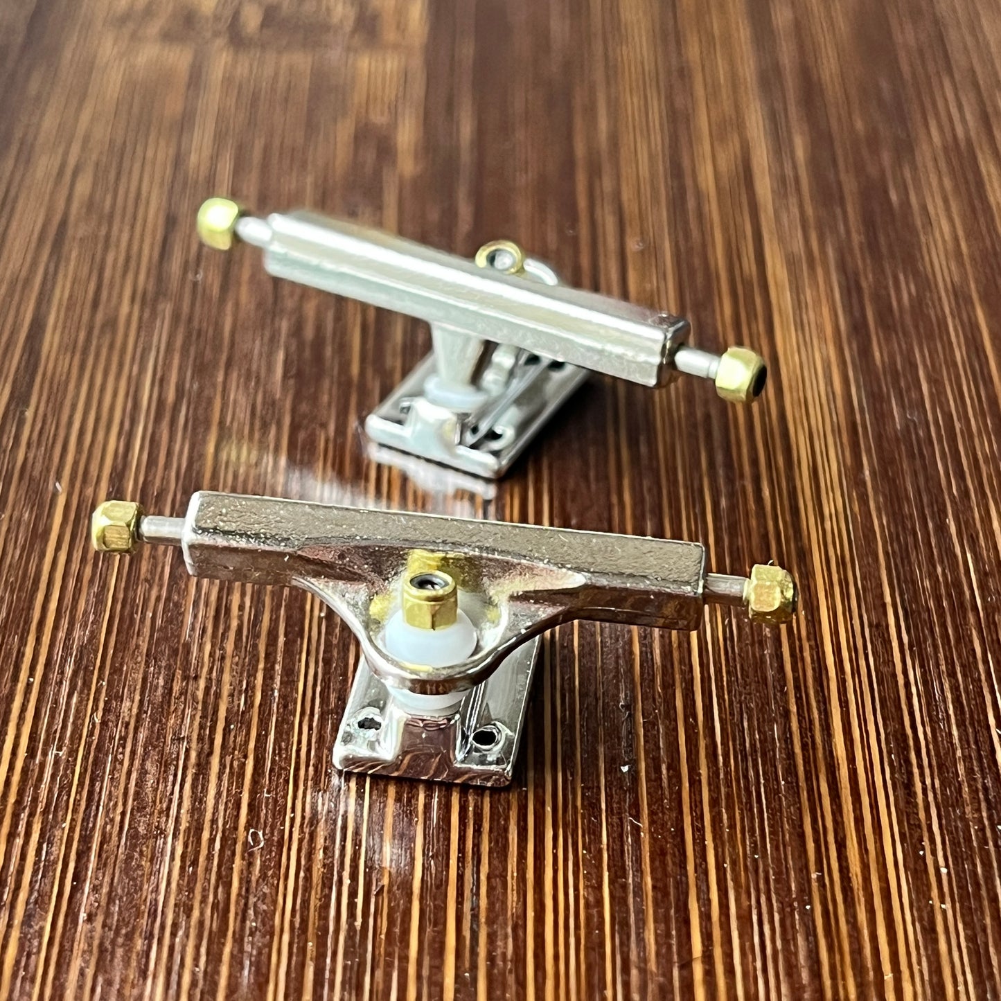 Leefai 34mm Cube Fingerboard trucks with V2 baseplate