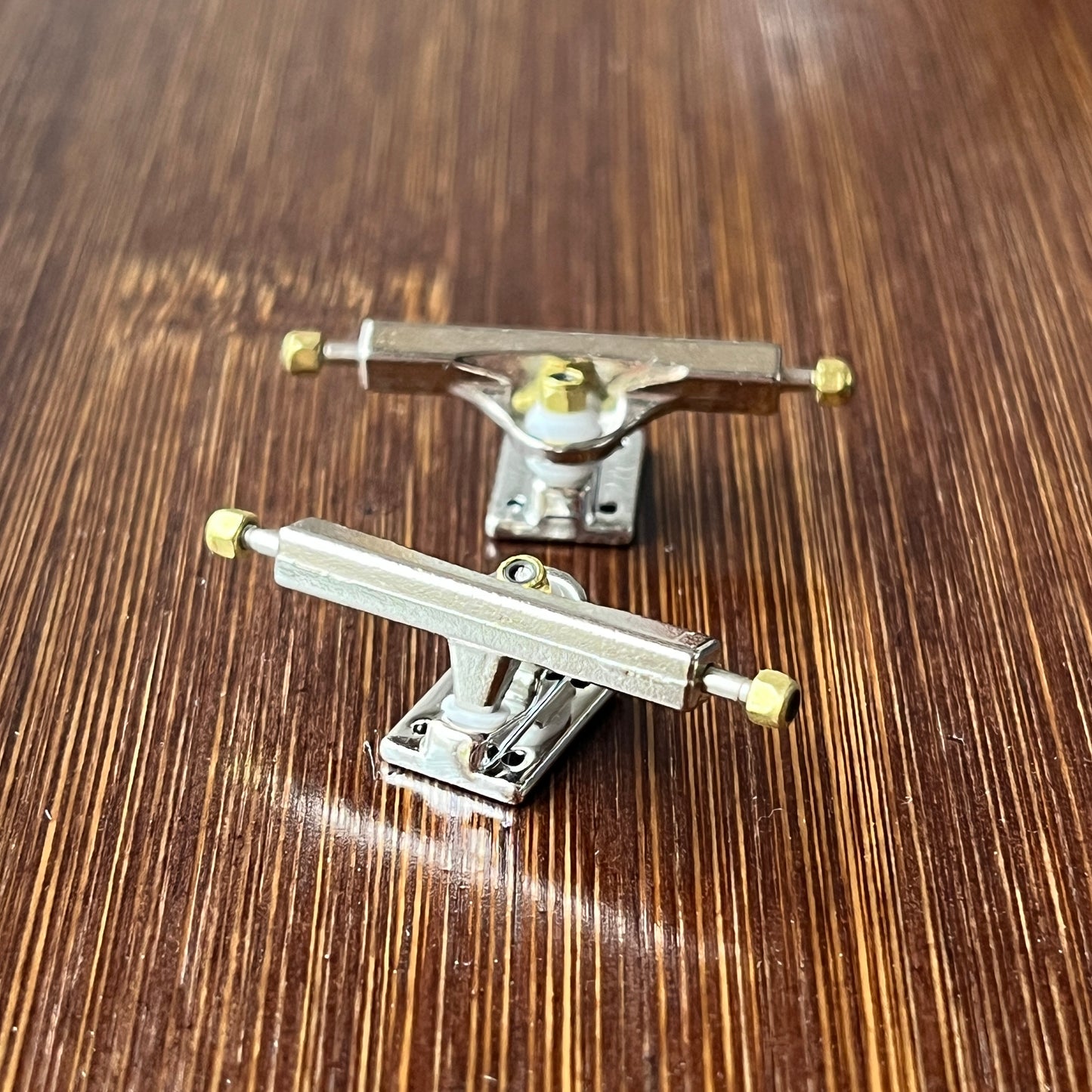 Leefai 34mm Cube Fingerboard trucks with V2 baseplate